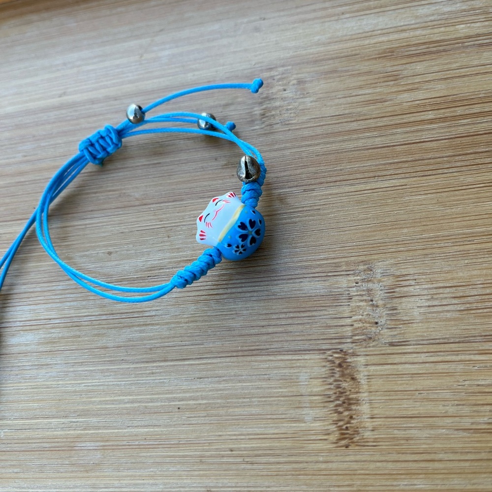 Lucky Cat Maneki Neko Charm Light Blue Bracelet - Picture 6 of 6